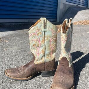 Women’s 8.5 OldWest Leather Boot with Teal & Pink Etching